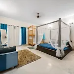 Urban Escape Luxury Arboraceous Villa By Spacez