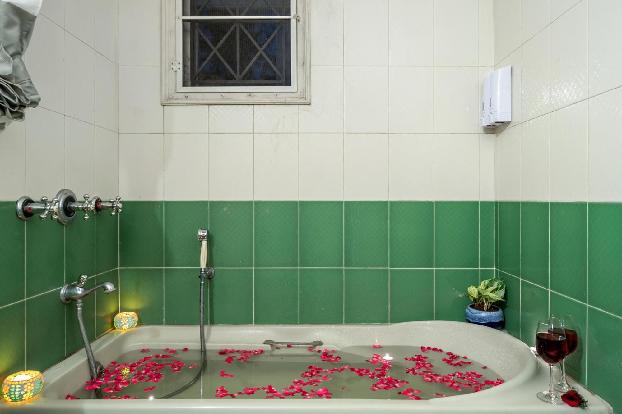 Urban Escape Luxury Arboraceous By Spacez Homestay Bangalore